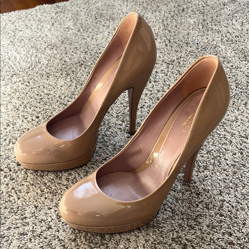 Gucci Cipria Patent Leather Lisbeth Platform Pumps - Picture 2 of 3
